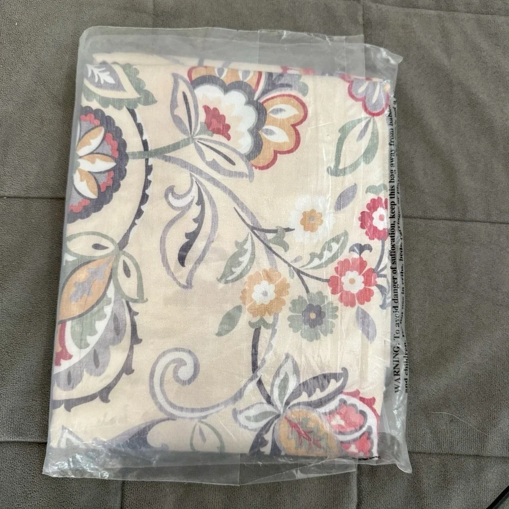 Sun Zero Lichtenberg Floral Grommet Curtain 40x63in. Light Filtering‎ 1 Panel